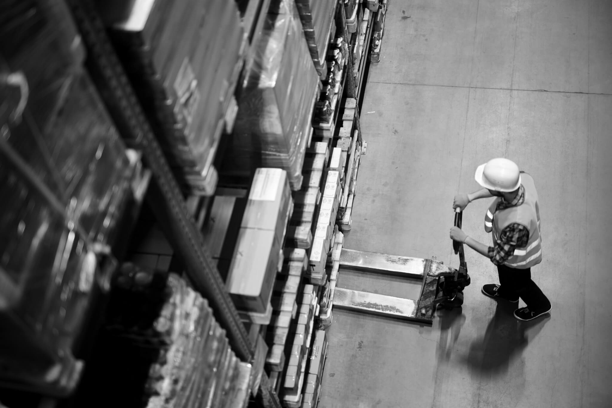 Featured image for “MOVIMENTAZIONE MANUALE CARICHI: RISCHI E PREVENZIONE”